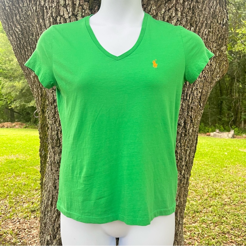RALPH LAUREN POLO KELLY GREEN SHORT SLEEVE V NECK COTTON TOP ORANGE HORSE LOGO